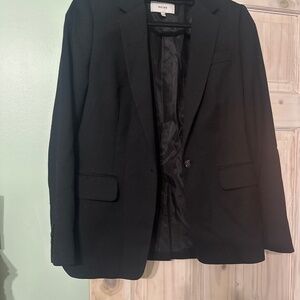 Suit jacket with one button